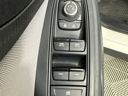 Used 2020 Subaru Crosstrek 2.0i Premium AWD/4WD image 24