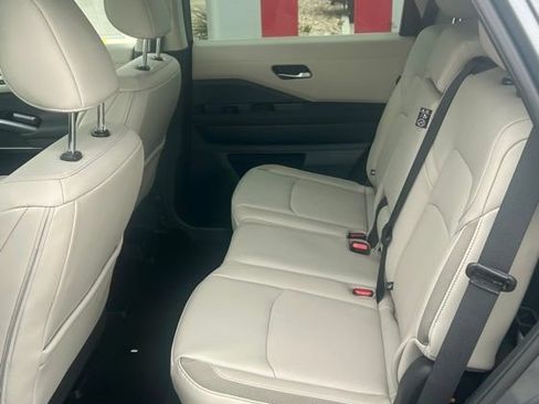 New 2026 Nissan Pathfinder SL AWD/4WD image 9