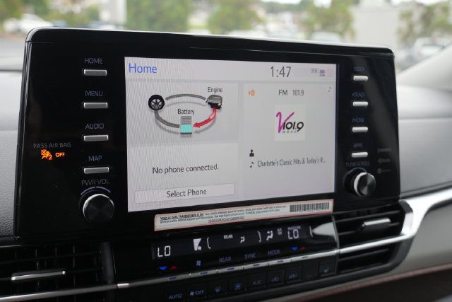 Used 2024 Toyota Sienna XLE FWD image 36