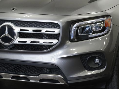 Certified 2023 Mercedes-Benz GLB 250 image 9