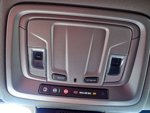 Used 2025 Chevrolet Silverado 2500 Custom w/ Custom Value Package image 15