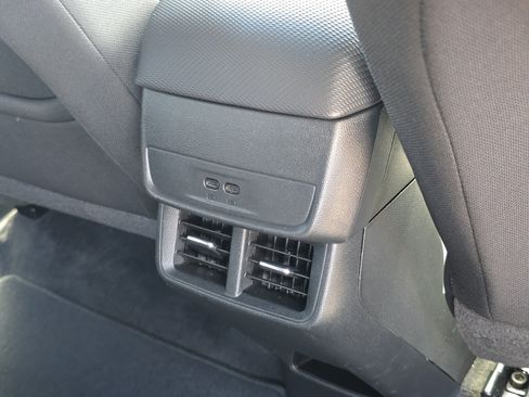 Used 2025 Chevrolet Equinox LT FWD image 27