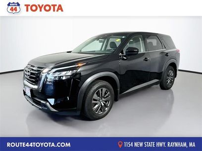 Used 2024 Nissan Pathfinder S w/ Cargo Package