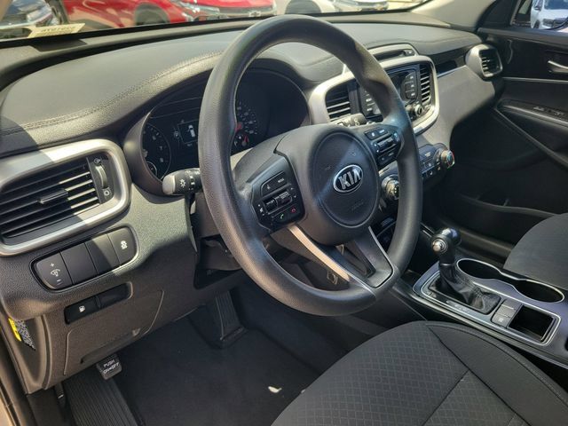 Used 2017 Kia Sorento FWD image 12