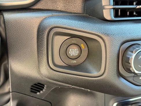 Used 2024 Jeep Wrangler Unlimited Sport AWD/4WD image 28