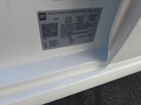 Used 2025 GMC Sierra 1500 SLT RWD image 36