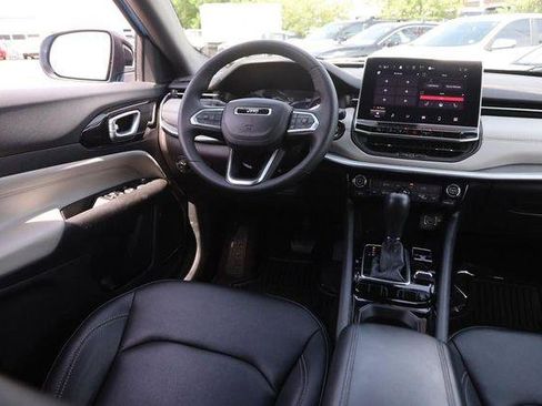 Used 2025 Jeep Compass Limited AWD/4WD image 21