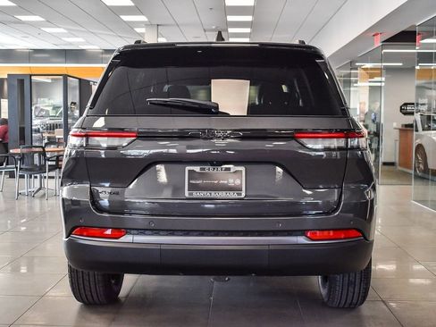 New 2026 Jeep Grand Cherokee Altitude image 5