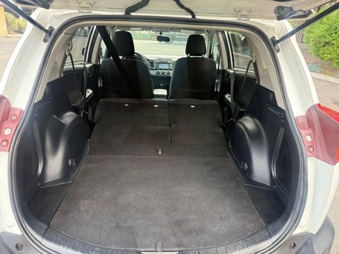 Used 2014 Toyota RAV4 LE image 12