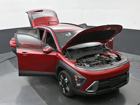 Certified 2025 Hyundai Kona SEL AWD/4WD image 45