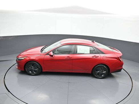 Certified 2021 Hyundai Elantra SEL FWD image 40