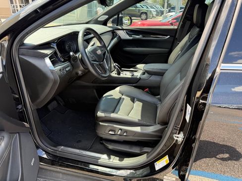 Used 2024 Cadillac XT5 Premium Luxury w/ Technology Package FWD image 11