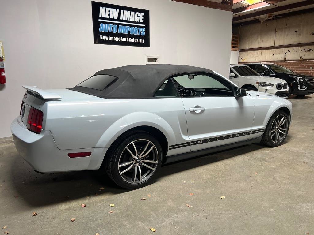 Used 2005 Ford Mustang Premium RWD image 5