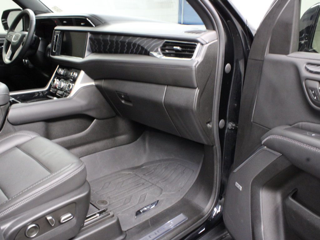 Used 2023 GMC Yukon Denali w/ LPO, Floor Liner Package AWD/4WD image 37