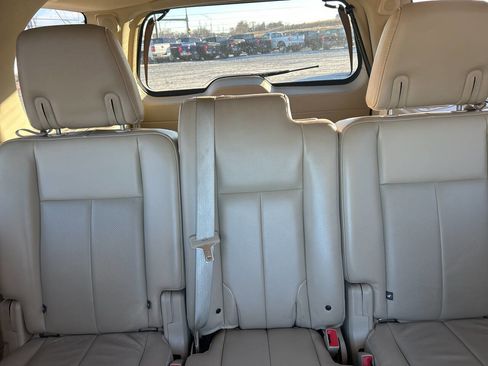 Used 2017 Ford Expedition XLT w/ Equipment Group 202A image 25