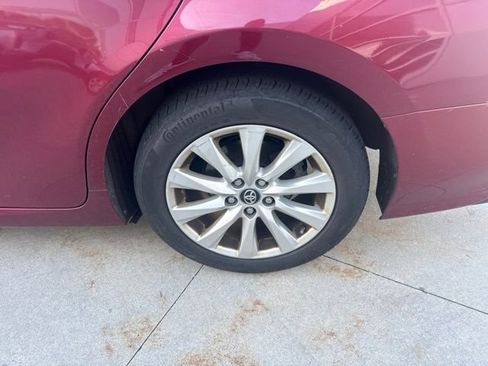 Used 2018 Toyota Camry LE FWD image 12