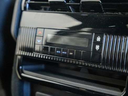 New 2026 Jeep Grand Wagoneer 4WD image 38