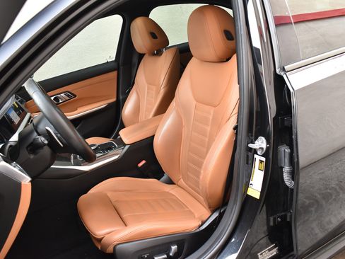 Used 2021 BMW 330i w/ M Sport Package image 20