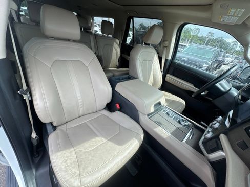 Used 2024 Ford Expedition Max Limited AWD/4WD image 16
