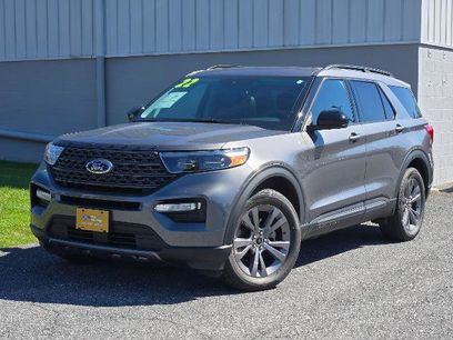 Certified 2022 Ford Explorer XLT w/ Equipment Group 202A