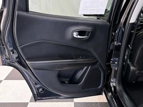 Used 2020 Jeep Compass Latitude FWD image 18