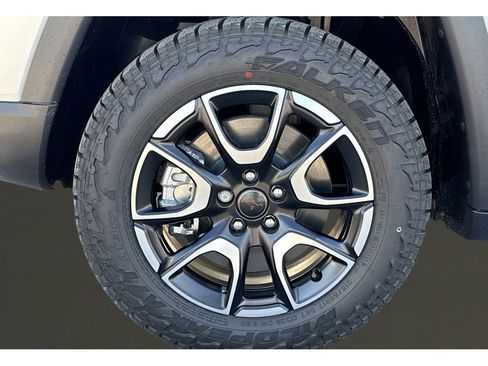 New 2026 Jeep Compass Trailhawk w/ Sun, Sound & Navigation Group image 10