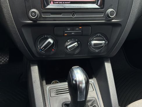 Used 2017 Volkswagen Jetta S FWD image 19