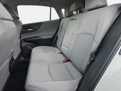 Used 2023 Toyota Venza LE image 14