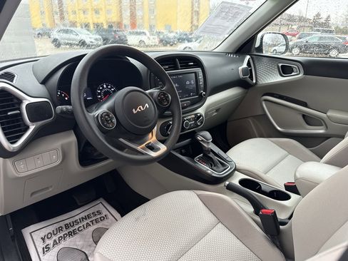 Used 2022 Kia Soul LX FWD image 11