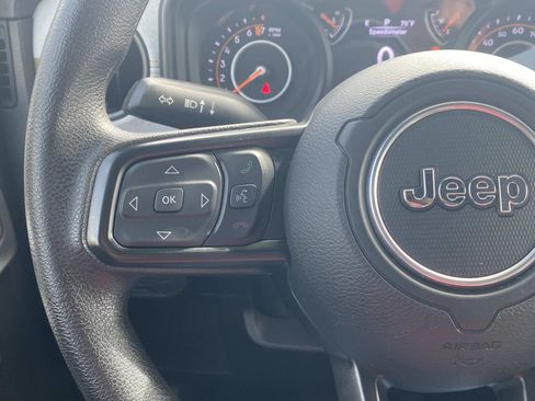 Certified 2024 Jeep Gladiator Sport image 33