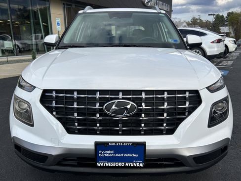 Used 2024 Hyundai Venue SEL FWD image 9