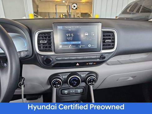 Certified 2023 Hyundai Venue SEL FWD image 20