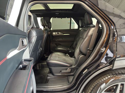 Used 2025 Ford Explorer ST AWD/4WD image 10