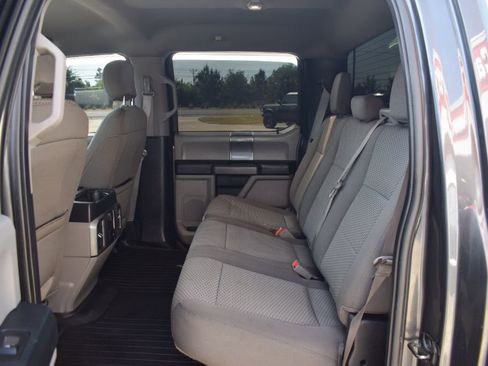 Used 2018 Ford F150 XLT w/ Equipment Group 302A Luxury AWD/4WD image 9