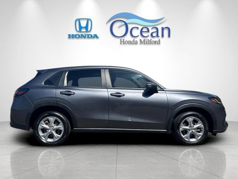 Used 2023 Honda HR-V LX image 2