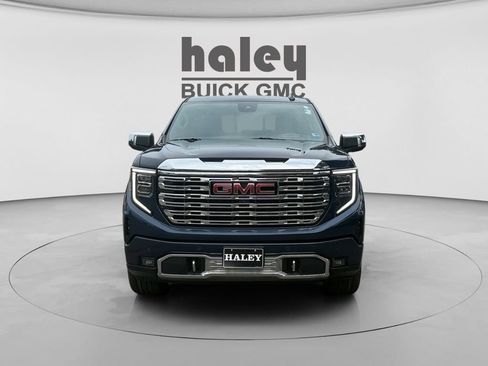 Used 2023 GMC Sierra 1500 Denali w/ Denali Reserve Package AWD/4WD image 8
