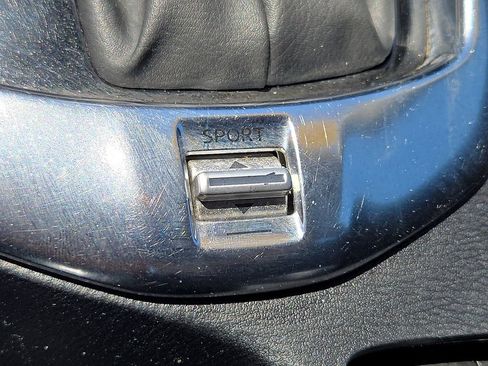 Used 2019 Toyota Yaris LE FWD image 27