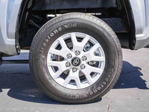 Certified 2024 Toyota Tacoma SR5 AWD/4WD image 10