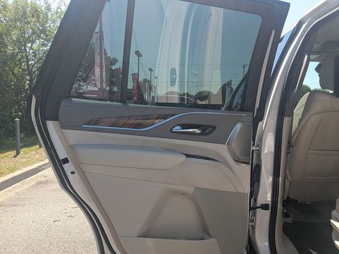 Used 2021 Cadillac Escalade Premium Luxury Platinum AWD/4WD image 26