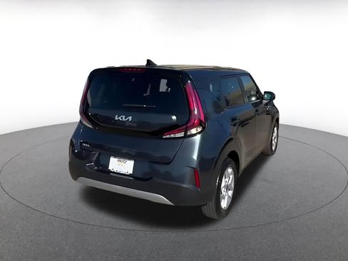 Used 2025 Kia Soul LX w/ LX Technology Package FWD image 14