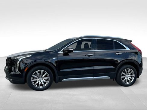 Used 2021 Cadillac XT4 Premium Luxury image 3