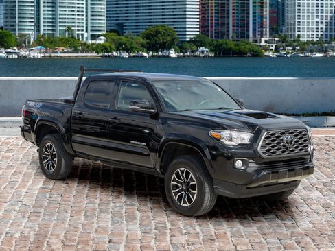 Used 2023 Toyota Tacoma TRD Sport w/ Advanced Technology Package image 3