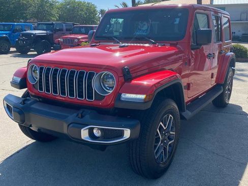 Used 2026 Jeep Wrangler Unlimited Sahara AWD/4WD image 3