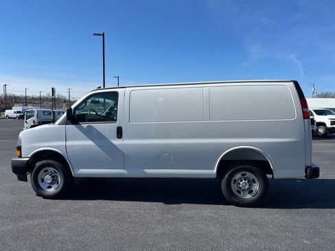 New 2025 Chevrolet Express 2500 RWD image 9