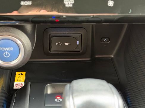 Used 2021 Toyota Venza XLE w/ Softex Package AWD/4WD image 18