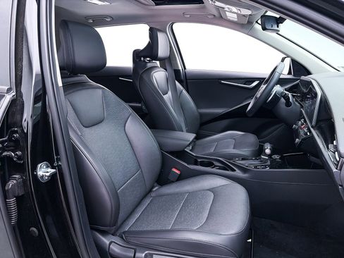 Used 2024 Kia Niro SX Touring FWD image 35
