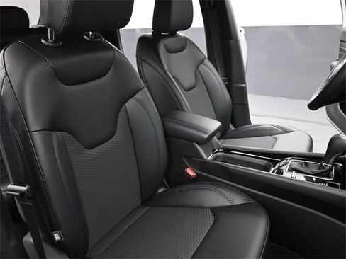 New 2026 Jeep Compass Latitude image 26