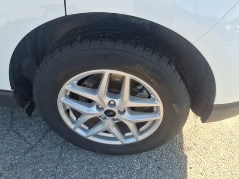 Certified 2023 Ford Edge SEL w/ Convenience Package AWD/4WD image 11