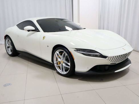 Certified 2023 Ferrari Roma RWD image 7