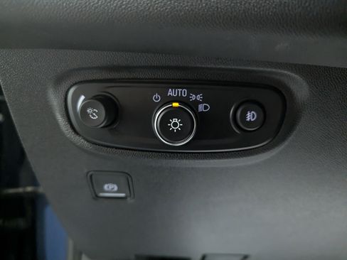 Used 2024 GMC Terrain SLT w/ Elevation Edition image 14